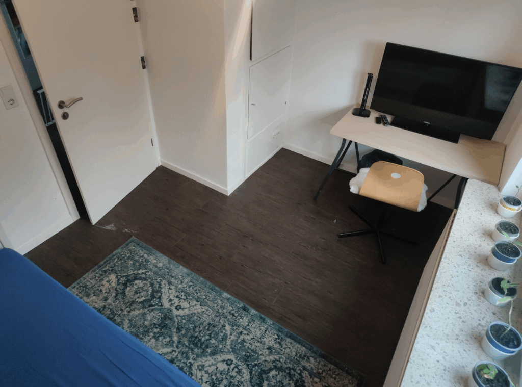 Nine square meters is not a lot of space. 